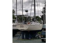 Island Packet Yachts IP 37 Click to launch Larger Image