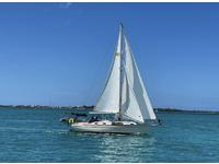 Island Packet Yachts IP 37 Click to launch Larger Image