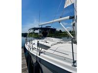 Hunter 31 Click to launch Larger Image