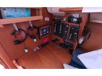 Hunter 326 Click to launch Larger Image