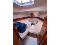 Beneteau Oceanis 31 Click to launch Larger Image