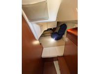 Beneteau Oceanis 31 Click to launch Larger Image