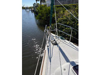 Beneteau Oceanis 31 Click to launch Larger Image