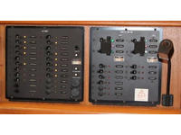 Hunter 33 Click to launch Larger Image