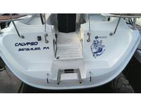 Hunter 33 Click to launch Larger Image