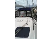 Hunter 33 Click to launch Larger Image