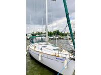 Beneteau 411 Oceanis Click to launch Larger Image