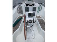 Beneteau Oceanis 323 Click to launch Larger Image