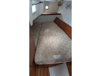 Beneteau Oceanis 323 Click to launch Larger Image
