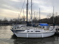 1979 Harbor Point Yacht Club St Charles Missouri 25 Hunter 25