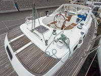 Beneteau Oceanis Clipper 423 Click to launch Larger Image
