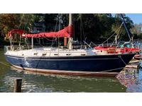 Endevour 37 foot sloop Click to launch Larger Image