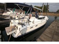 Marlow-Hunter E33 Click to launch Larger Image