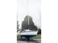 Hunter 28.5 Click to launch Larger Image