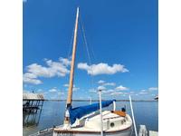 1973 18'  MARSHALL SANDERLING CATBOAT  Click to launch Larger Image