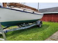 2004 MENGER 19' CATBOAT  Click to launch Larger Image