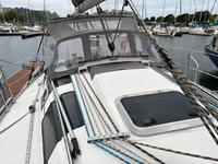 Beneteau 32S5 Click to launch Larger Image