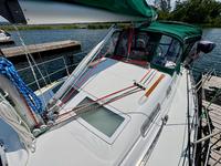 Beneteau 323 Click to launch Larger Image