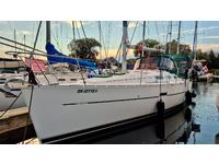 Beneteau 323 Click to launch Larger Image