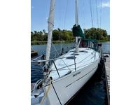 Beneteau 323 Click to launch Larger Image