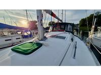 Beneteau 323 Click to launch Larger Image