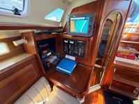 Hunter Legend 37.5 Click to launch Larger Image
