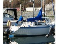 US Yachts  Bayliner 25' Click to launch Larger Image