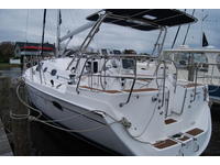 Hunter 45DS Click to launch Larger Image