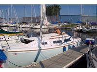 Catalina 1983 Tall Rig Pop Top Fixed Keel Click to launch Larger Image