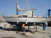 Dufour Arpege bulbed iron fin keel Click to launch Larger Image