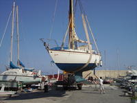 Dufour Arpege bulbed iron fin keel Click to launch Larger Image