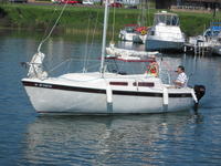 MacGregor 25 Click to launch Larger Image