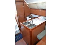 Beneteau Oceanis 31 Click to launch Larger Image