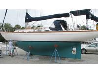 Migrator Yachts Block Island 40 Click to launch Larger Image