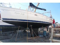 Hunter H36 Click to launch Larger Image