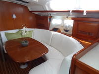 Beneteau 423 Partnership Click to launch Larger Image