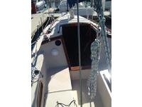 Catalina 25 Swing keel shoal draft inboard diesel Click to launch Larger Image