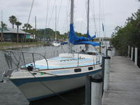 Morgan 41 Out Island walk through center console Click to launch Larger Image