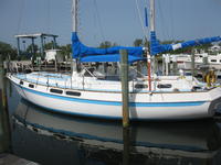 Morgan 41 Out Island walk through center console Click to launch Larger Image