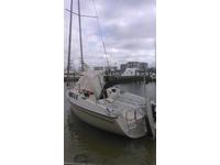 Hunter 23.5 Click to launch Larger Image