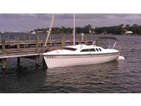 Hunter 23.5 Click to launch Larger Image