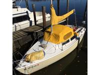 Catalina 22 Click to launch Larger Image