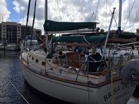 Island Packet IP32 Click to launch Larger Image