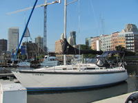 1986 Liberty Harbor marina Jersey City New Jersey 31 HUNTER Hunter31