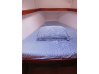 Beneteau Oceanis 40 Click to launch Larger Image