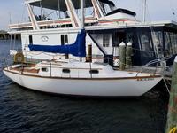 1976 Solomon Island Maryland 27 Cape Dory 27