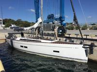 Cantiere del Pardo Grand Soleil 43F Click to launch Larger Image
