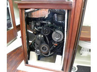 Hunter Marine USA 30T Tall Mast Sloop Click to launch Larger Image
