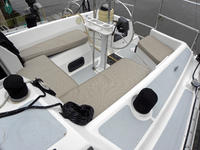 Hunter Marine USA 30T Tall Mast Sloop Click to launch Larger Image