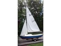 American Fiberglass 16' Daysailer Click to launch Larger Image